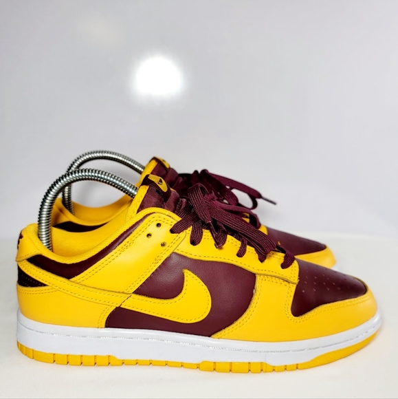 Nike Men Size 7/Women Size 8 Retro Dunk Sneakers. - Picture 1 of 10
